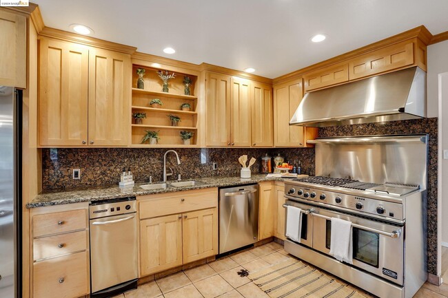 Foto del edificio - 8020 Shepherd Canyon Rd
