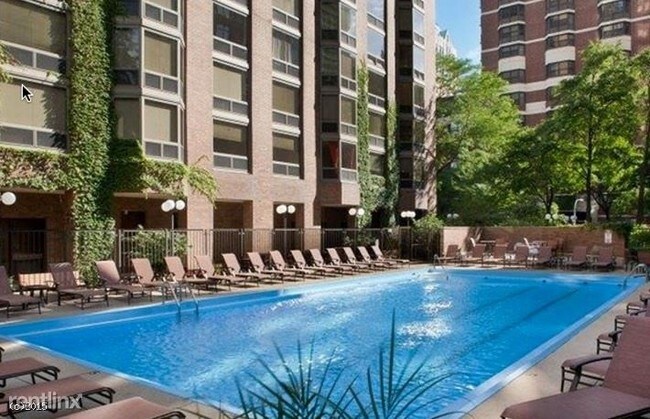 Foto del edificio - 1127 N Dearborn St