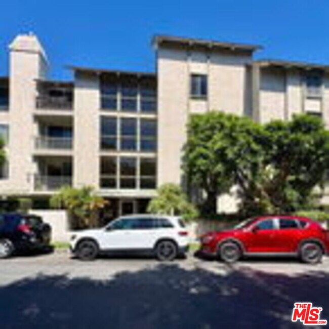 Foto del edificio - 8740 Tuscany Ave