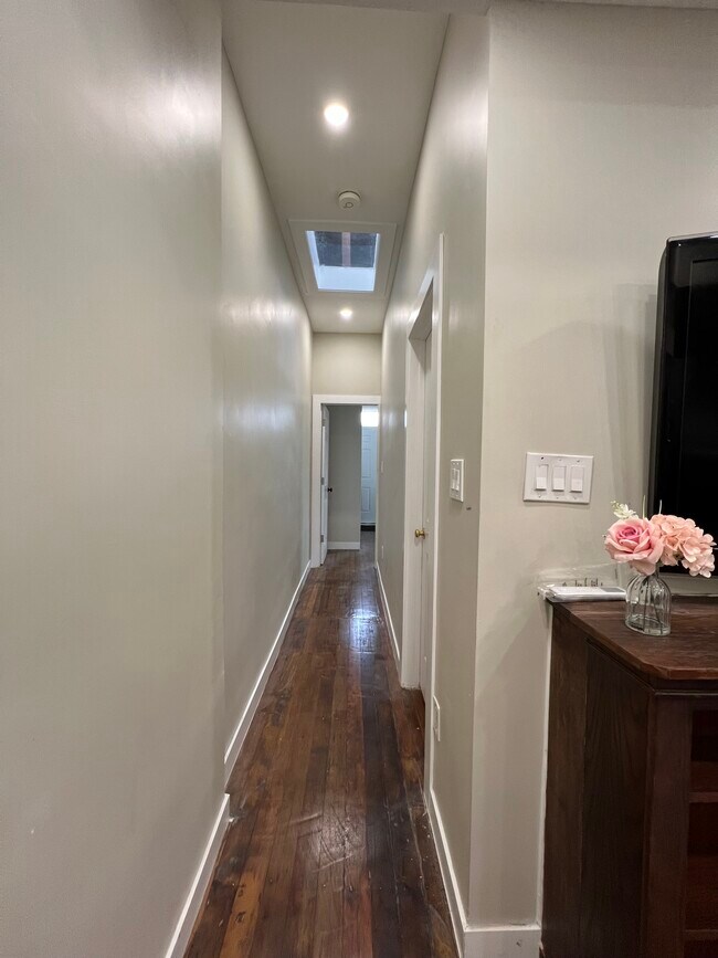 Foto del edificio - 1861 Mintwood Pl NW