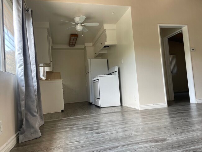 Foto del edificio - 3935 Don Tomaso Dr