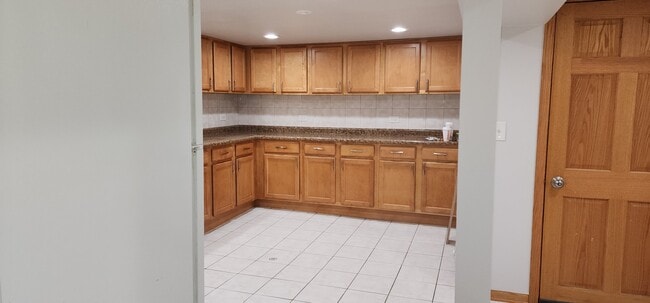 Photo - 5154 W School St Apartment