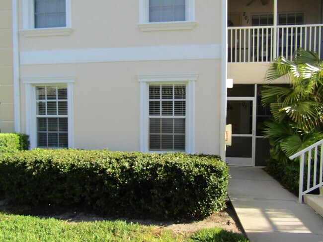 Foto del edificio - 200 Mirabella Cir