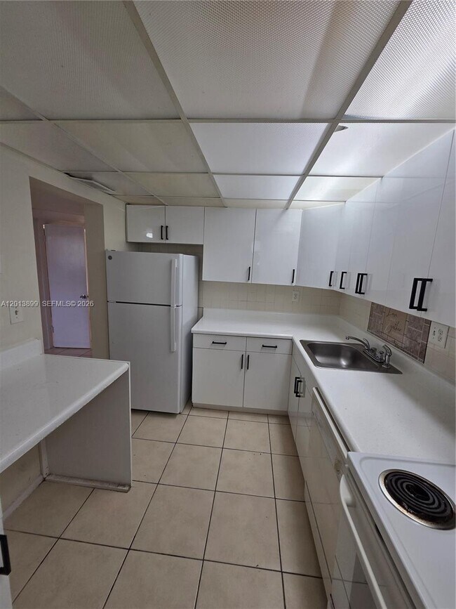 Foto del edificio - 8051 S Colony Cir