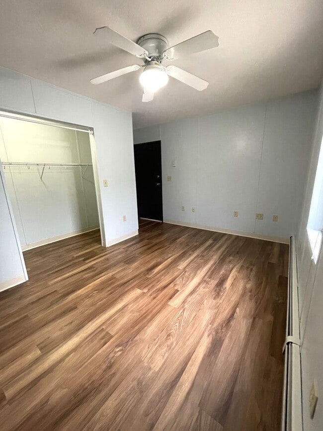 Building Photo - 2 Bed/1 Bath off Nordale Rd