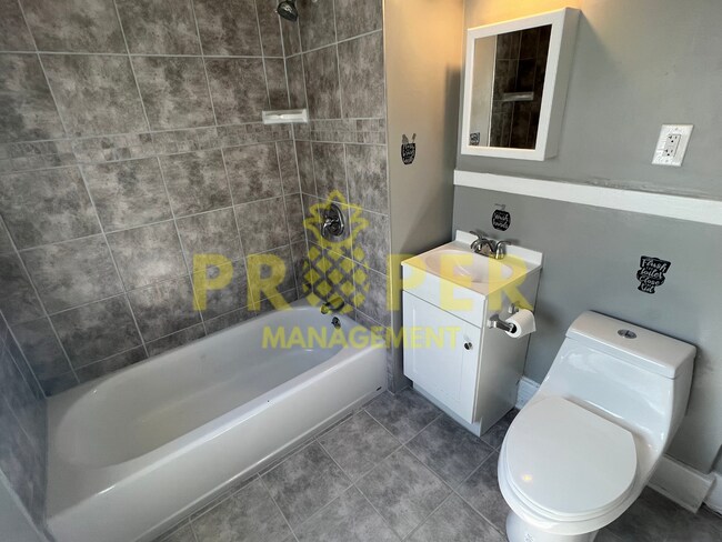 Building Photo - 1 bedroom 1 bathroom house for rent