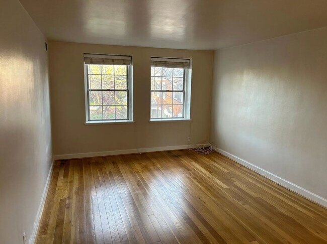 Foto del edificio - 3024 S Buchanan St