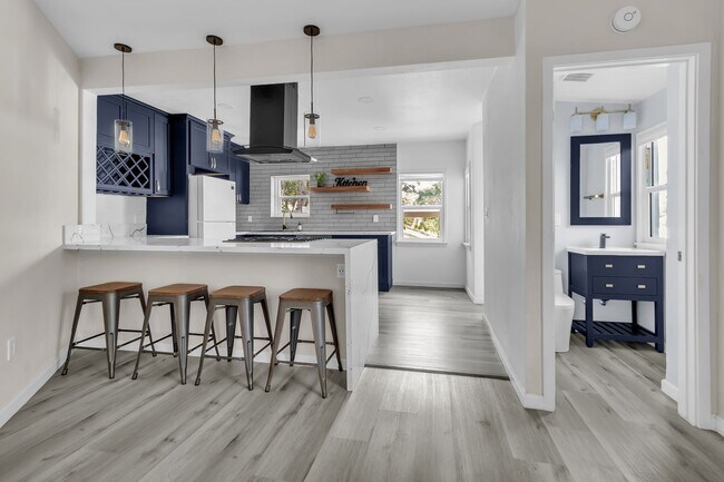 Building Photo - 4510 Tourmaline St