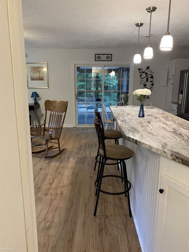 Building Photo - 2 br, 1 bath House - 182 Forest Ct