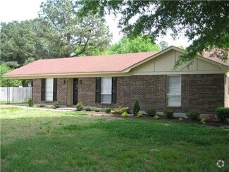 Building Photo - 4136 Raintree Cove