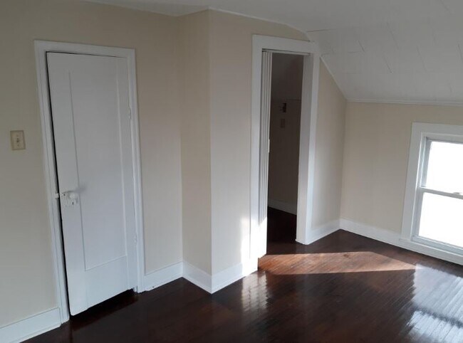 Building Photo - 540 4th St