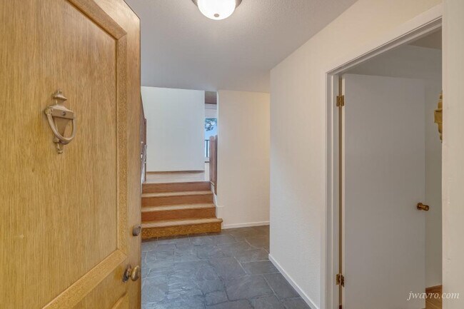 Building Photo - 110 Miraloma Dr