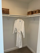 Walk in Closet - Arbor Pointe Apartments