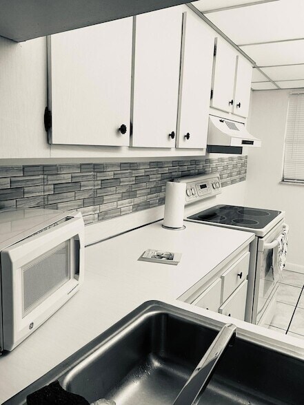 Foto del edificio - 9440 Poinciana Pl