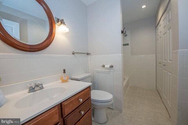 Building Photo - 605 Hanover Ct