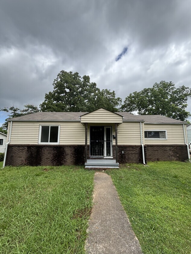 Primary Photo - 1300 33rd St Ensley
