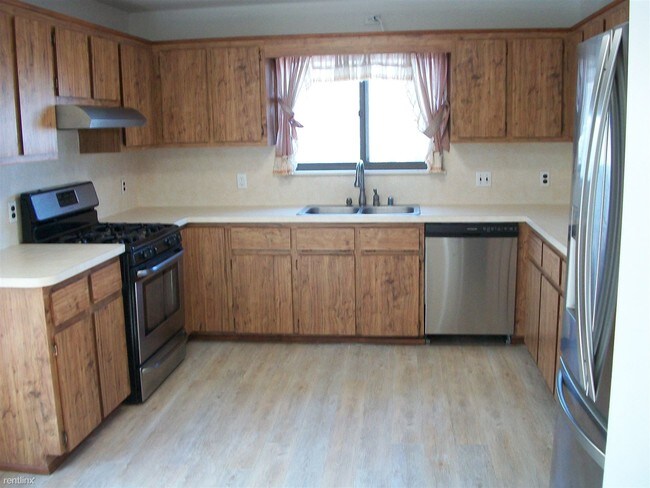 Building Photo - 30759 Maplewood St