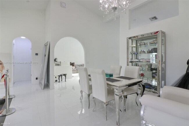 Foto del edificio - 3 br, 2 bath House - 270 SE 7th St # 0