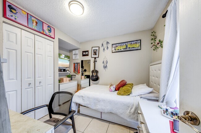 Building Photo - 8122 Severn Dr