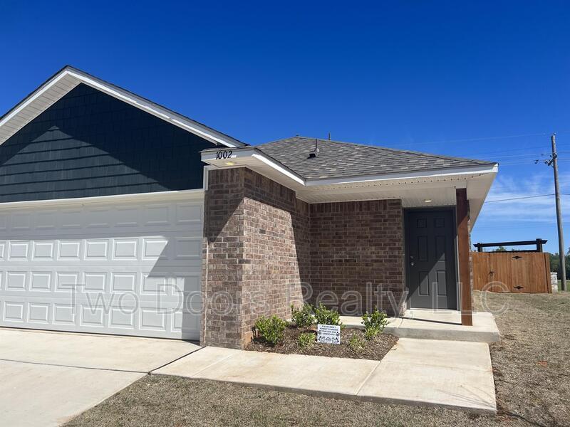 1002 Ichabod Cir, Chickasha, OK 73018 House Rental in Chickasha, OK