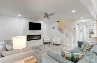 Building Photo - 735 Sandpiper Pl