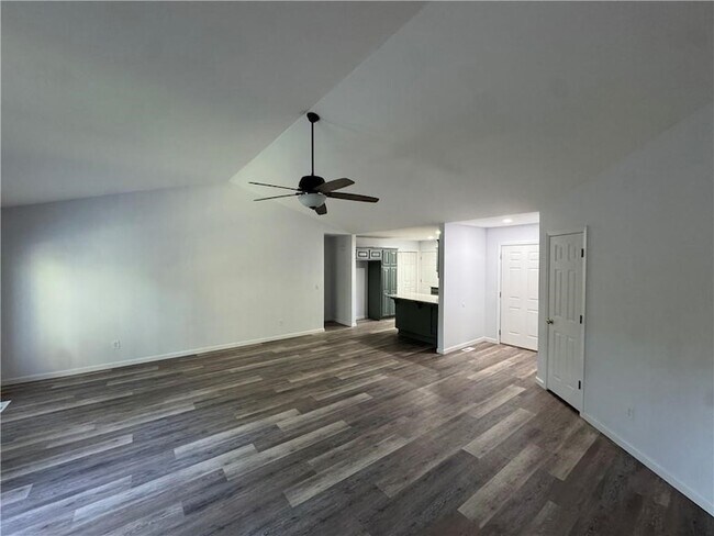 Foto del edificio - 26 Greenridge Ln