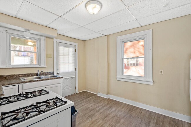 Foto del edificio - 2356 Groveland St
