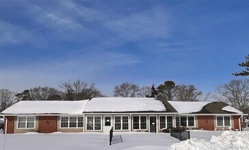 Building Photo - 44 Trent Ct