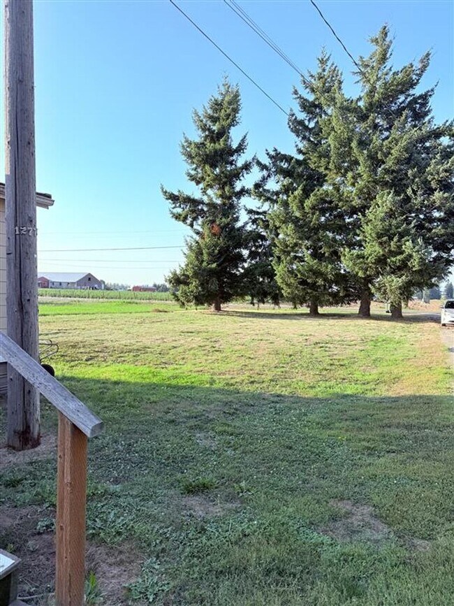 Building Photo - Three Bedroom Two Bathroom Mobile Home for...