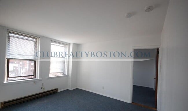 Building Photo - 410 Market St