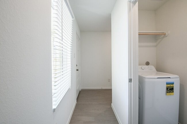 Foto del edificio - 6871 Flowering Ginger Ln