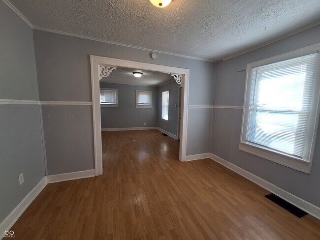 Foto del edificio - 1518 E Bradbury Ave