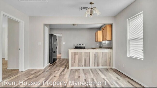 Building Photo - 3 br, 2 bath House - 713 Wolverton