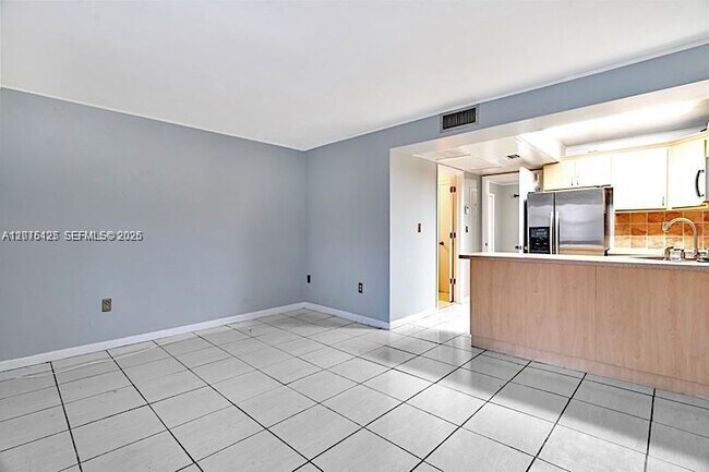 Building Photo - 2194 W 60th St