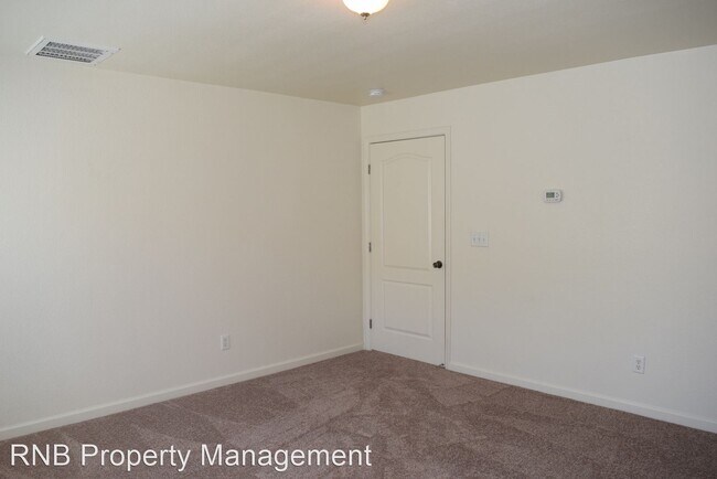 Building Photo - 3 br, 2.5 bath House - 17 Seatuck Court