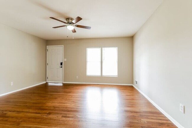 Building Photo - Now available 4 bedrooms 2 baths