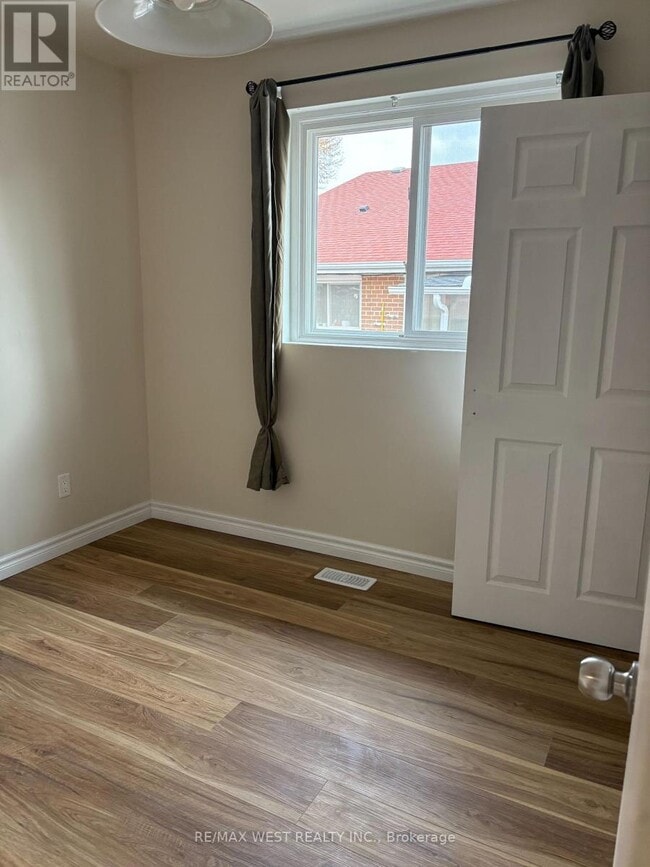 Photo du bâtiment - 39 Franson Crescent