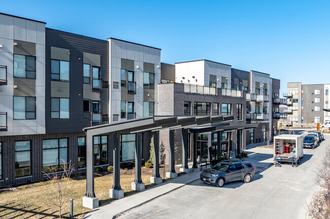 Building Photo - Ovation Heartwood Preserve-Independent Living