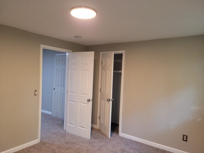 Building Photo - 1217 Fargo St