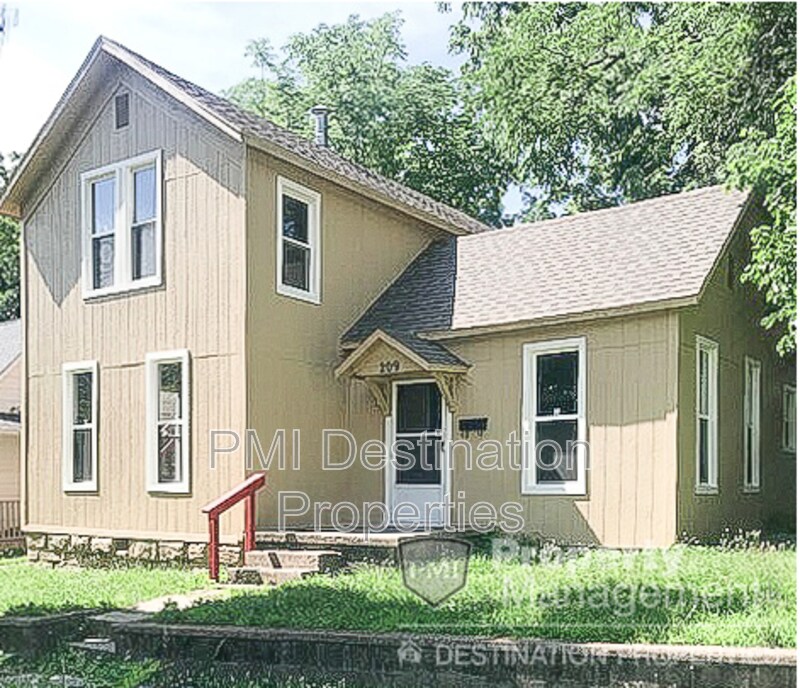 Primary Photo - 209 Ming St