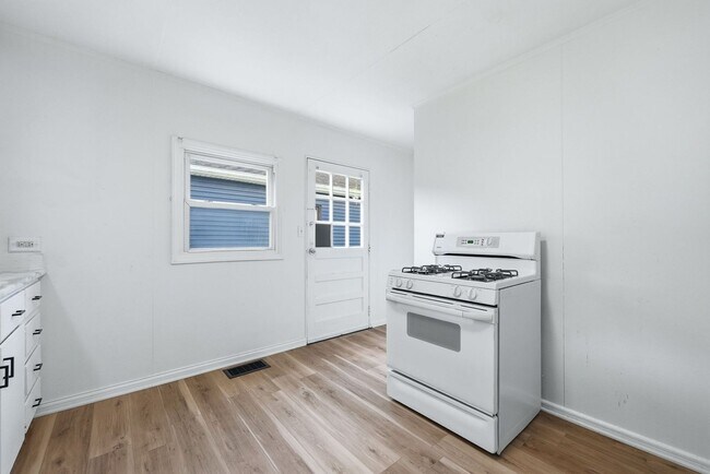 Foto del edificio - New 3 bedroom listing!