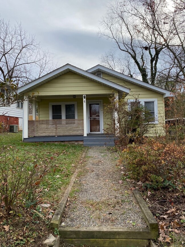 Building Photo - Woodfin - Traditional Bungalow with lot's ...