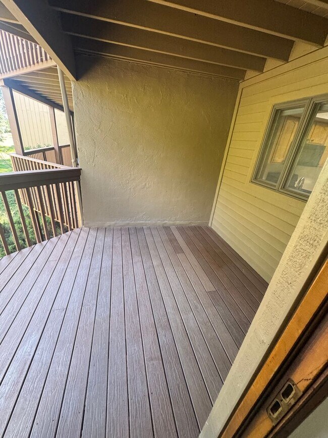 Foto del edificio - Charming 2BD/2BA Two-Level Condo in Walnut...