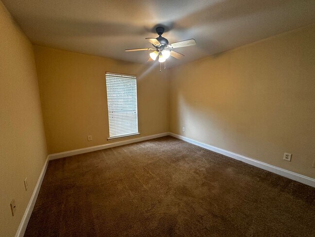 Foto del edificio - 2 BEDROOM PRE-LEASING FOR AUGUST 2026!