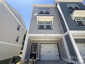 Building Photo - 3220 Butler Hl Dr