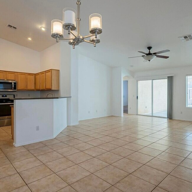 Building Photo - 17531 W Caribbean Ln