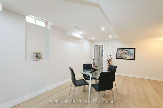 Photo du bâtiment - 38 Kimberly Crt