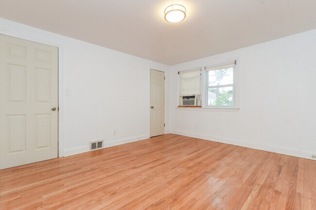 Building Photo - 238 Elmwood Ave
