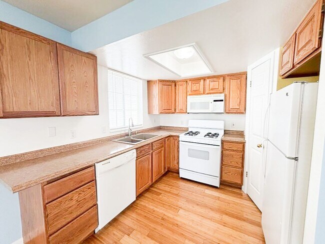 Foto del edificio - 2 BR/1BA | Newly Renovated Condo | In Orem!
