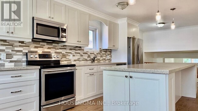 Building Photo - 57 Bushford St